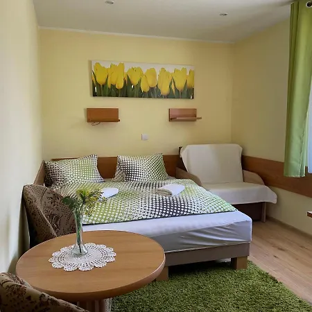 Pod Troma Korunami *