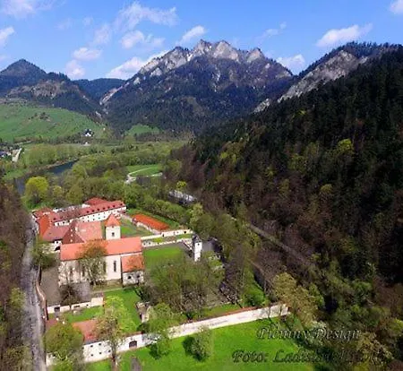 Penzion Pod Troma Korunami *