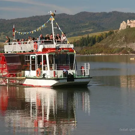 Pod Troma Korunami Červený Kláštor