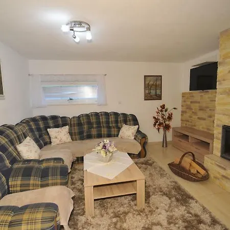 Penzion Pod Troma Korunami Červený Kláštor