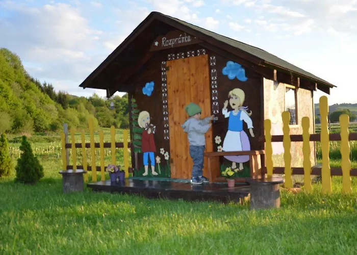 Pod Troma Korunami Červený Kláštor
